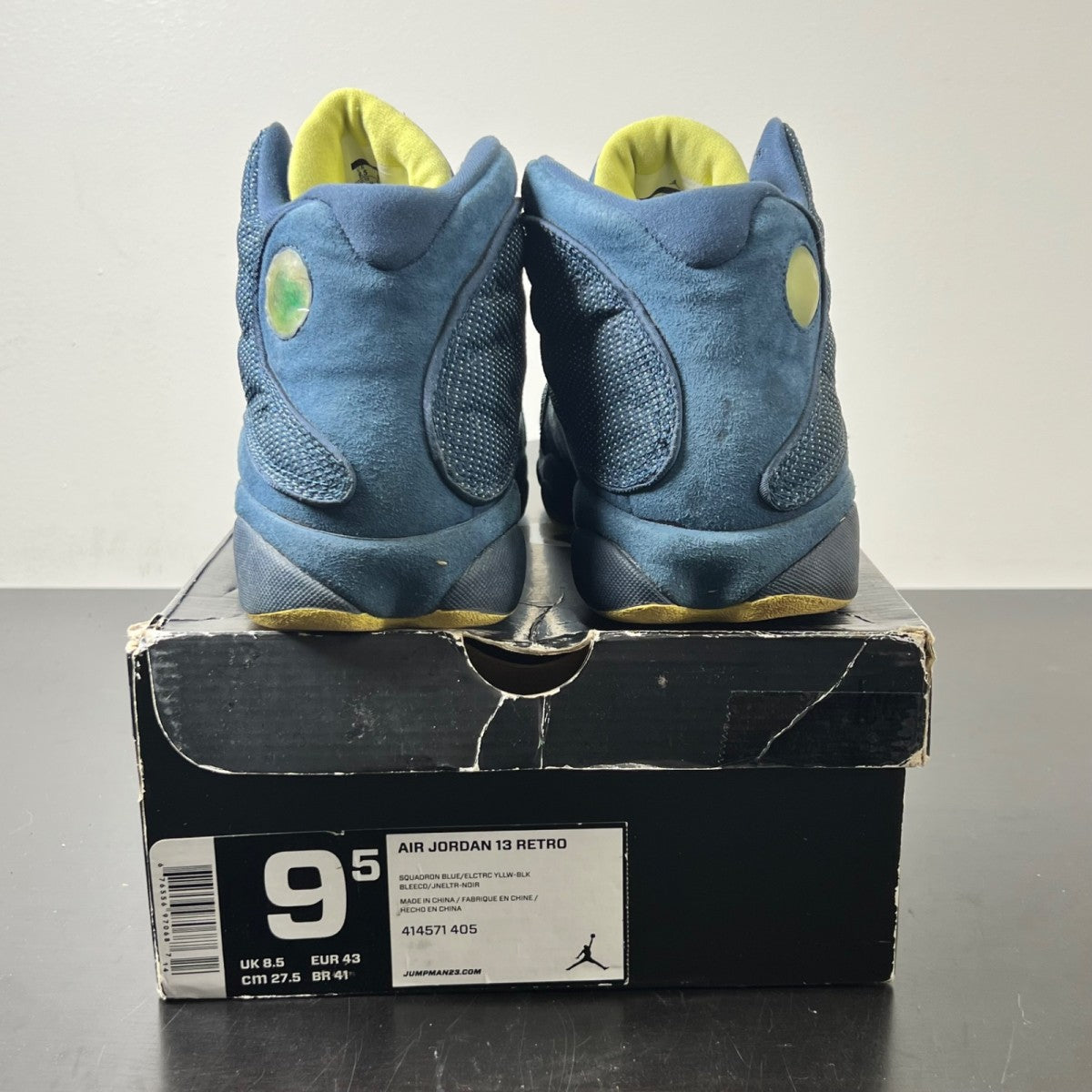 Jordan 13 Retro Squadron Blue 9.5 (Moderately Worn Pre-Owned)JordanSquadron Blue/Electric Yellow-Black - Image 4