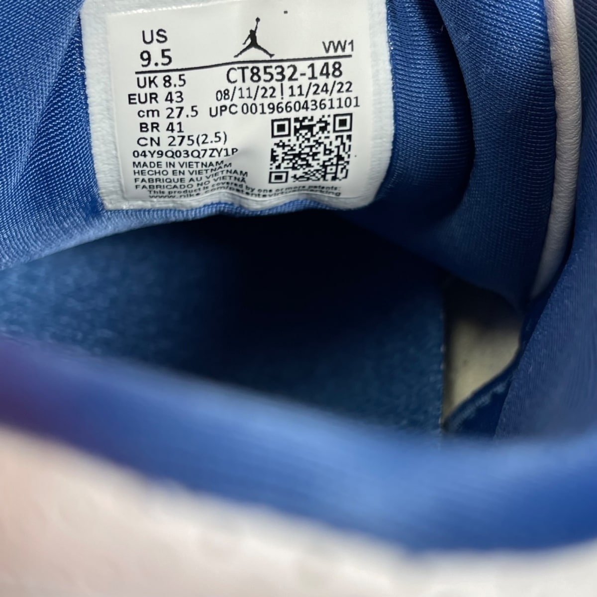 Jordan 3 Retro Wizards 9.5 (Moderately Worn Pre-Owned)JordanWhite/True Blue/Metallic Copper/Cement Grey - Image 6