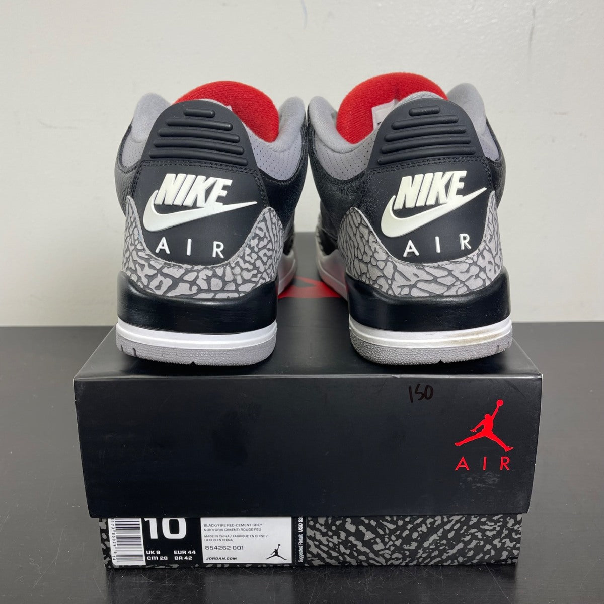 Jordan 3 Retro Black Cement (2018) 10 (Moderately Worn Pre-Owned)JordanBlack/Fire Red-Cement Grey-White - Image 4