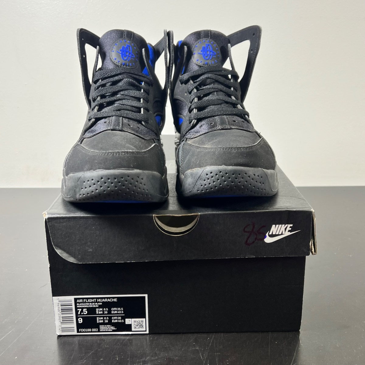 Nike Air Flight Huarache Black Lyon Blue (2024) 7.5 (Moderately Worn Pre-Owned)NikeBlack/Lyon Blue/Black - Image 2