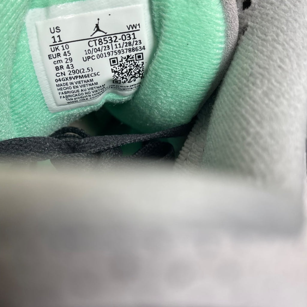 Jordan 3 Retro Green Glow 11 (Moderately Worn Pre-Owned)JordanBlack/Green Glow/Wolf Grey/White - Image 6