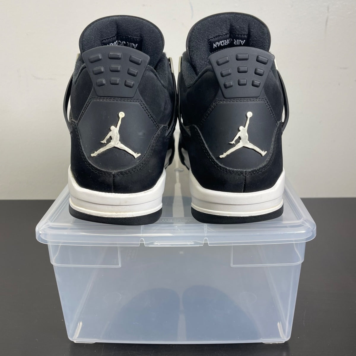Jordan 4 Retro White Thunder 11 (Moderately Worn Pre-Owned)JordanBlack/White/Black - Image 4