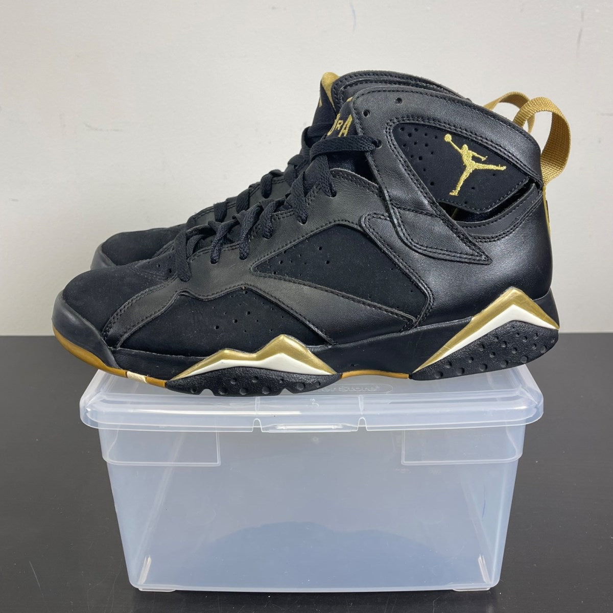 Jordan 7 Retro Golden Moments Pack (7) 9.5 (Moderately Worn Pre-Owned)JordanBlack/Metallic Gold-White - Image 4