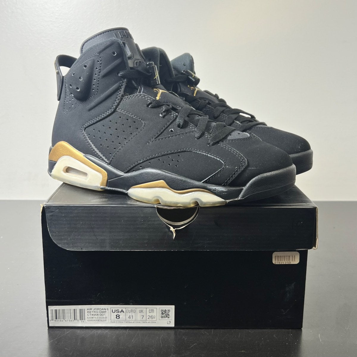 Jordan 6 Retro DMP (2020) 8 (Lightly Worn Pre-Owned)JordanBlack/Metallic Gold - Image 1