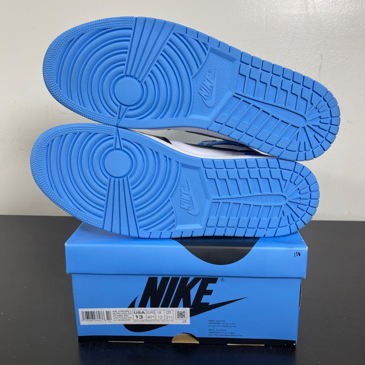 Jordan 1 Retro High OG UNC Toe 13 (Moderately Worn Pre-Owned)JordanUniversity Blue/Black/White - Image 5