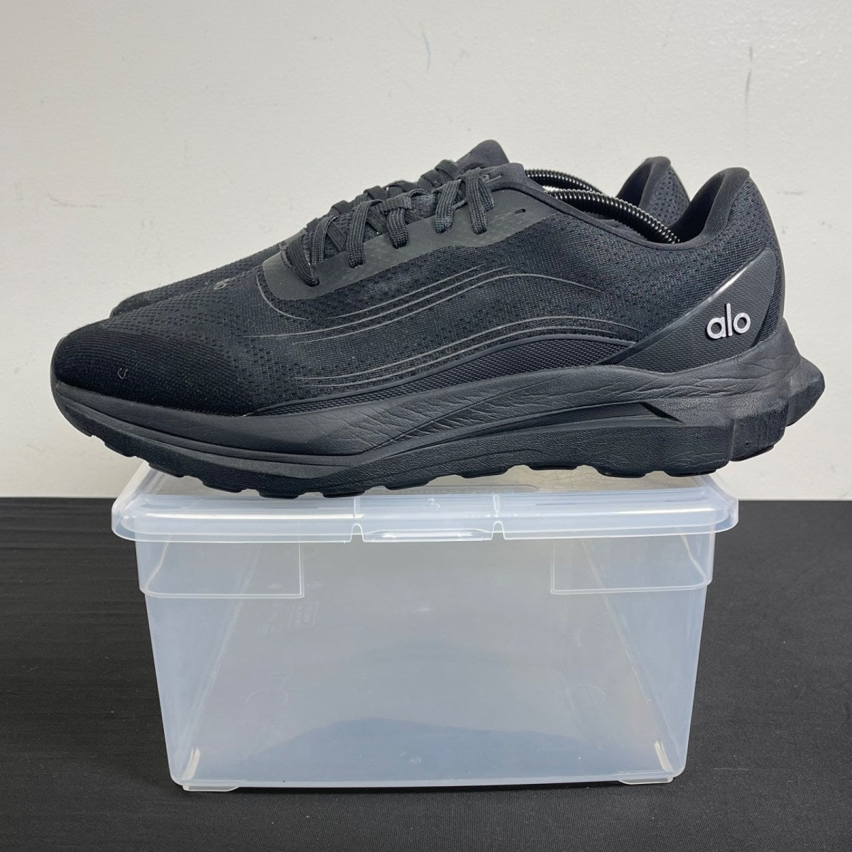 Alo Yoga Runner Black (Size 12) - Image 3