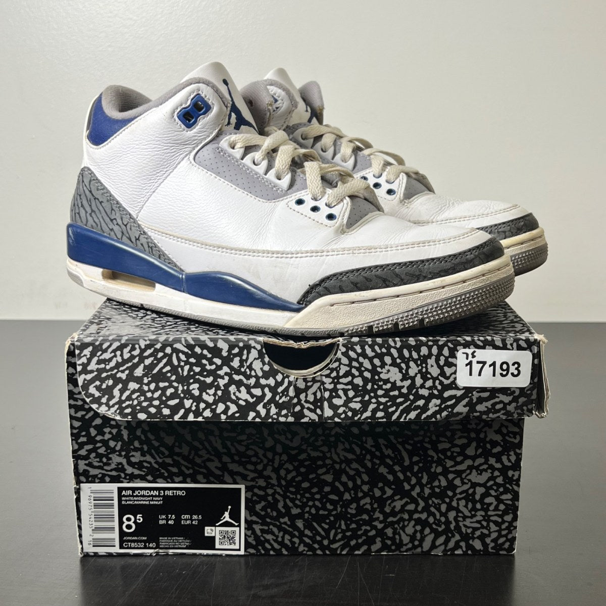 Jordan 3 Retro Midnight Navy 8.5 (Heavily Worn Pre-Owned)JordanWhite/Cement Grey/Black/Midnight Navy - Image 1