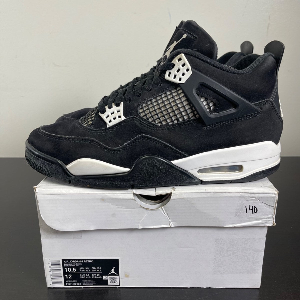 Jordan 4 Retro White Thunder 10.5 (Moderately Worn Pre-Owned)JordanBlack/White/Black - Image 3