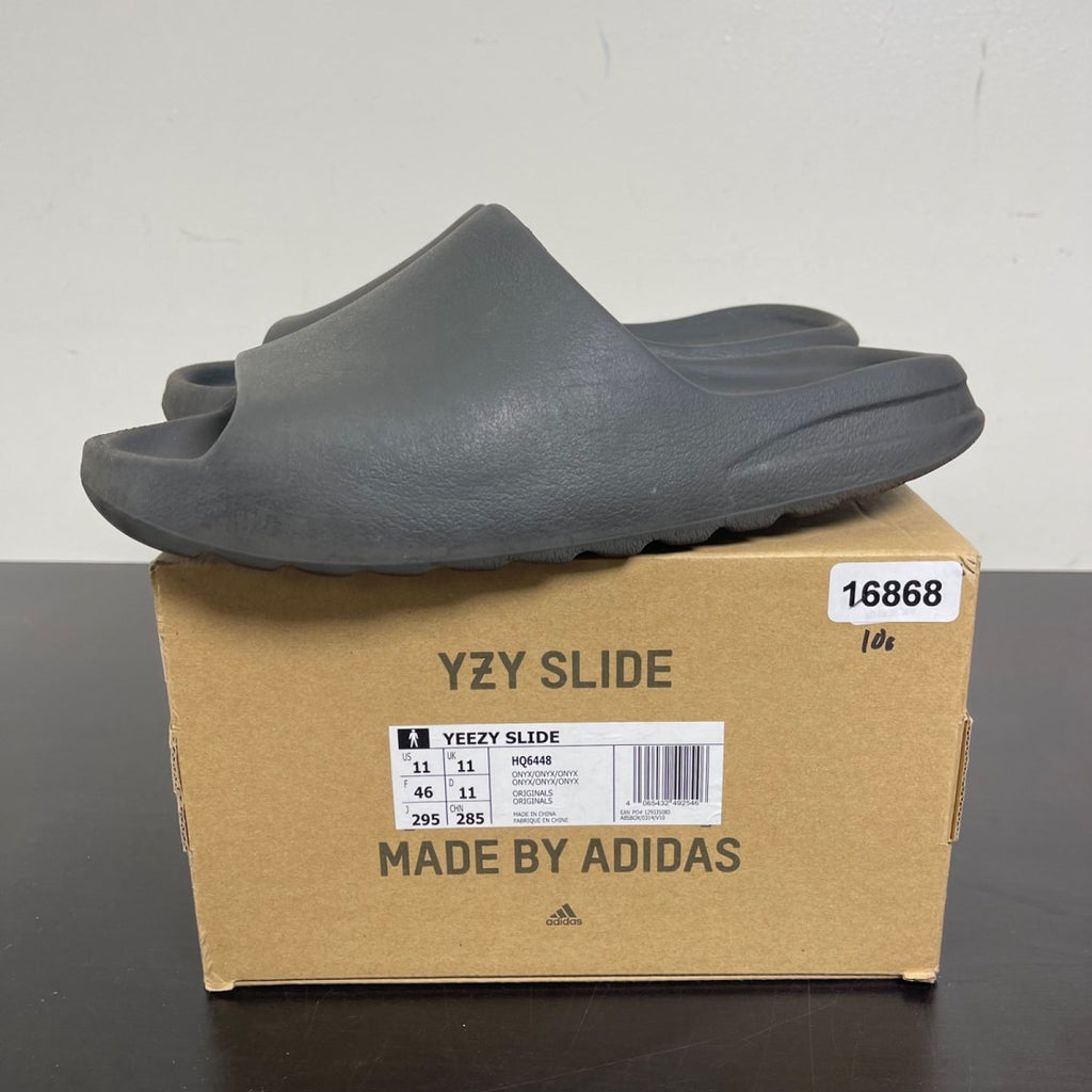 adidas Yeezy Slide Onyx 11 (Moderately Worn Pre-Owned)adidasOnyx/Onyx/Onyx - Image 3