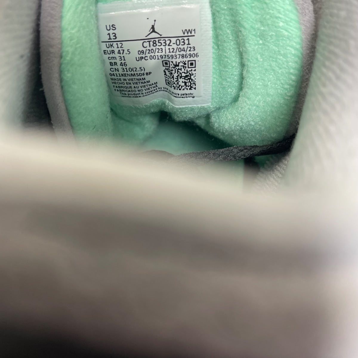 Jordan 3 Retro Green Glow 13 (Moderately Worn Pre-Owned)JordanBlack/Green Glow/Wolf Grey/White - Image 6