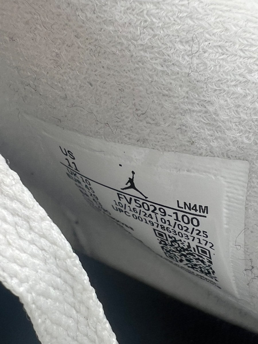 Jordan 4 Retro White Cement (2025) 11 (Lightly Worn Pre-Owned) - Image 7