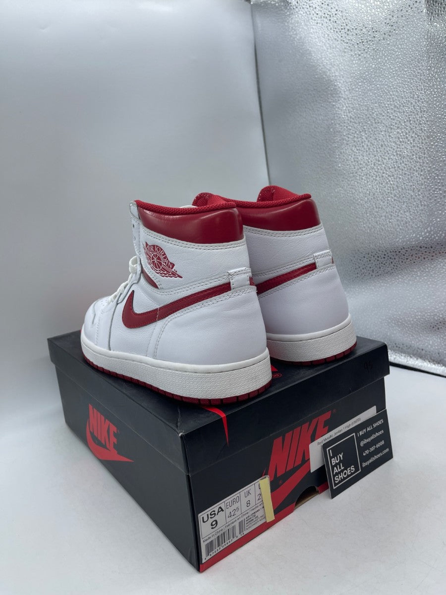 Jordan 1 Retro Metallic Red (2017) 9 (Lightly Worn Pre-Owned) - Image 4