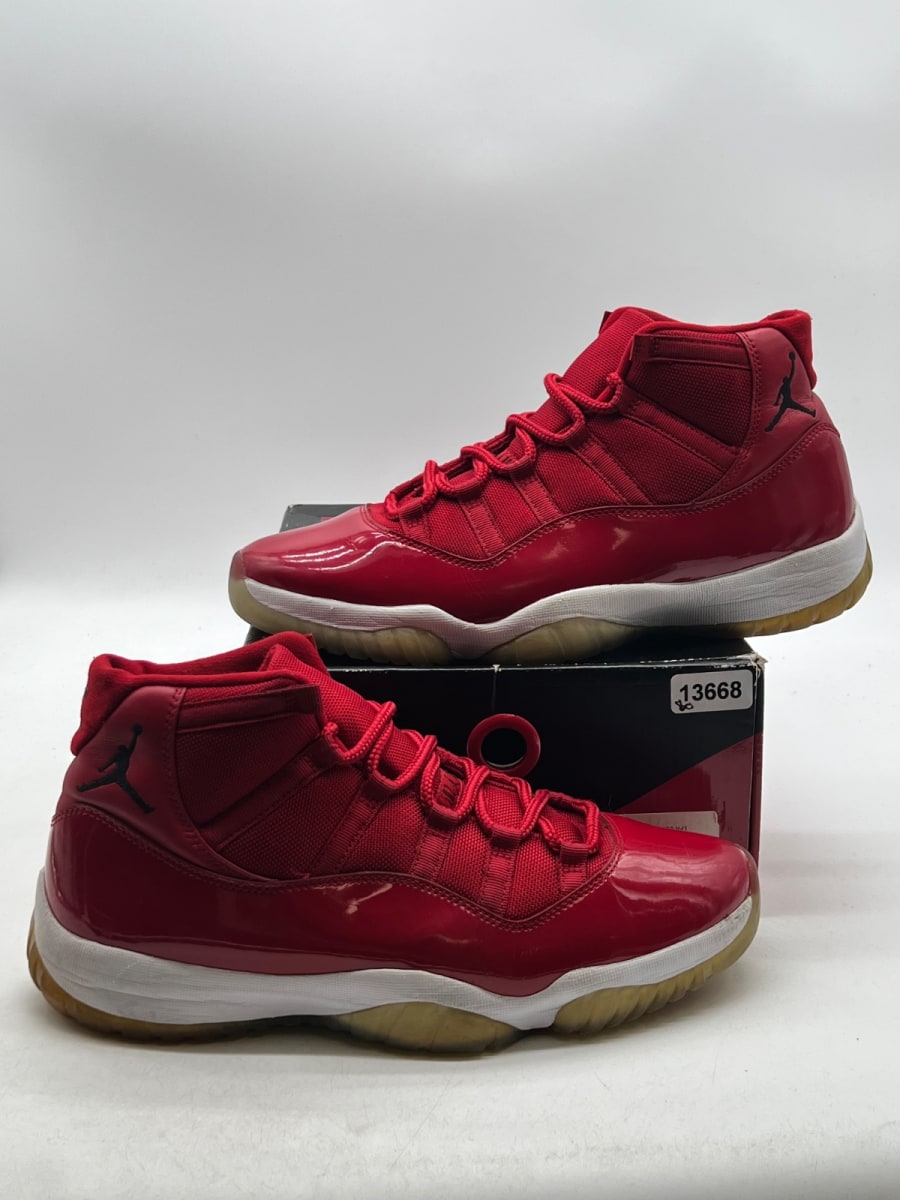 Jordan 11 Retro Win Like 96 12 (Moderately Worn Pre-Owned)JordanGym Red/Black-White - Image 1