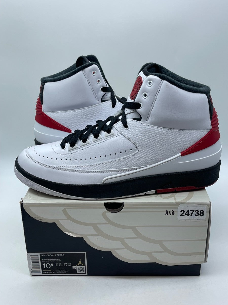 Jordan 2 Retro OG Chicago (2022) 10.5 (Moderately Worn Pre-Owned)JordanWhite/Varsity Red/Black - Image 1