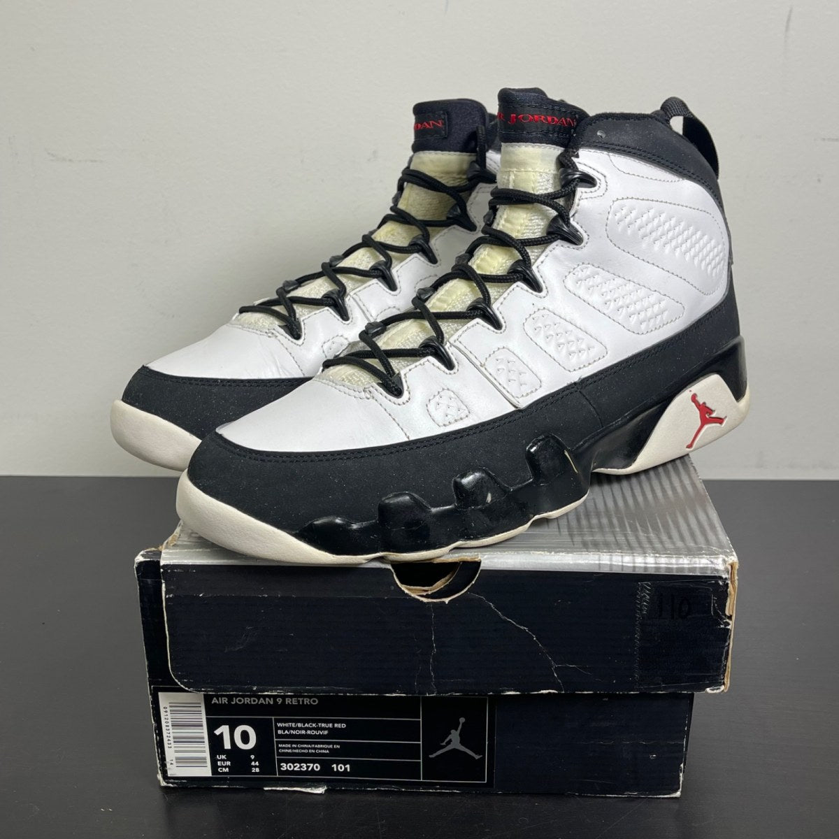 Jordan 9 Retro White Black Red (2002) 10 (Heavily Worn Pre-Owned)JordanWhite/Black-True Red - Image 4
