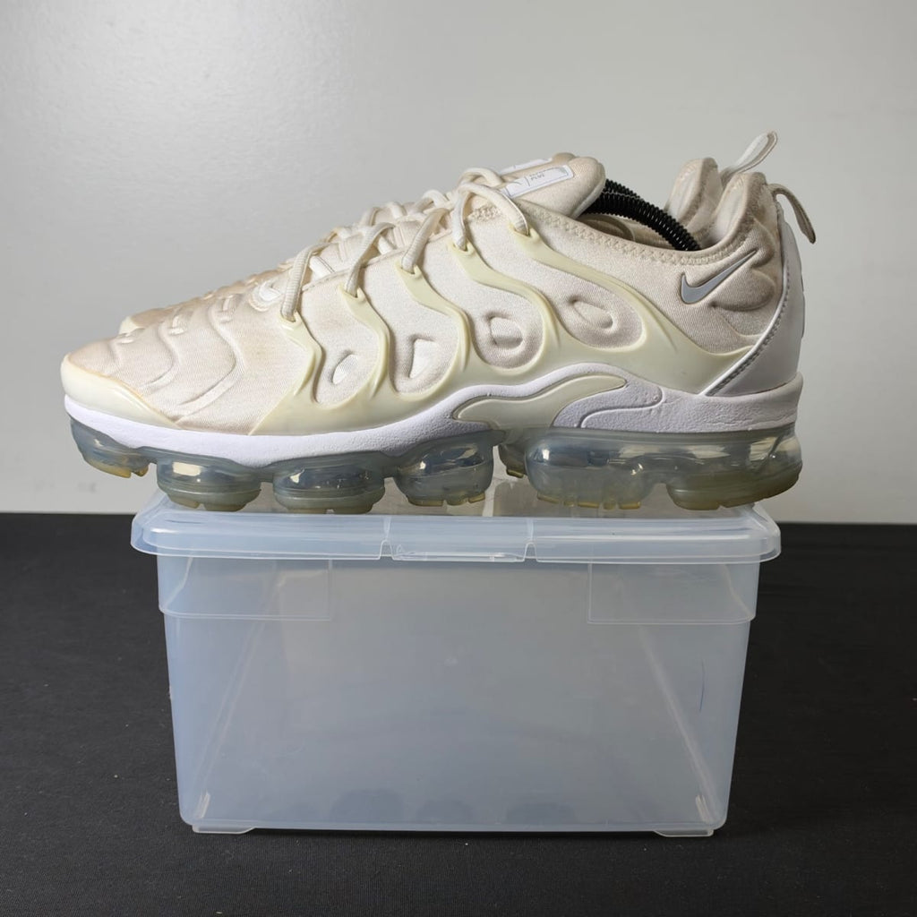 Nike Air VaporMax Plus White (Size 11) - aux