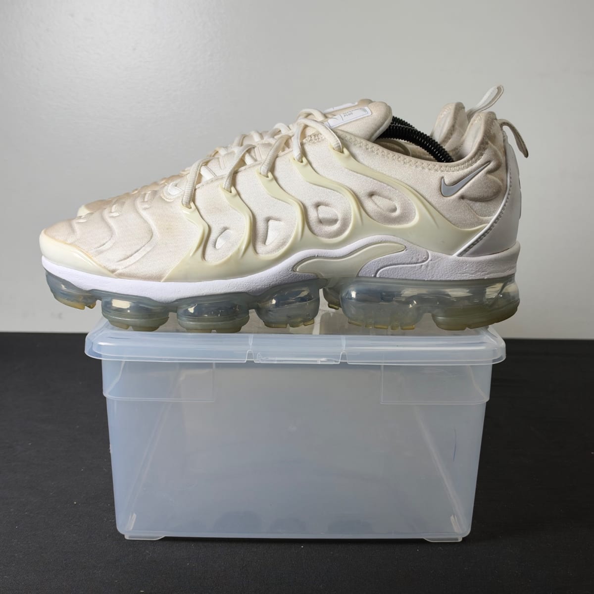 Nike Air VaporMax Plus White (Size 11) - aux