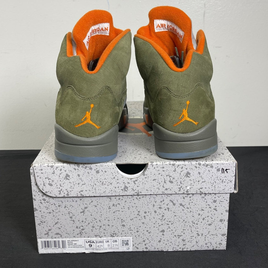 Jordan 5 Retro Olive (2024) 9 (Moderately Worn Pre-Owned)JordanArmy Olive/Solar Orange - Image 4