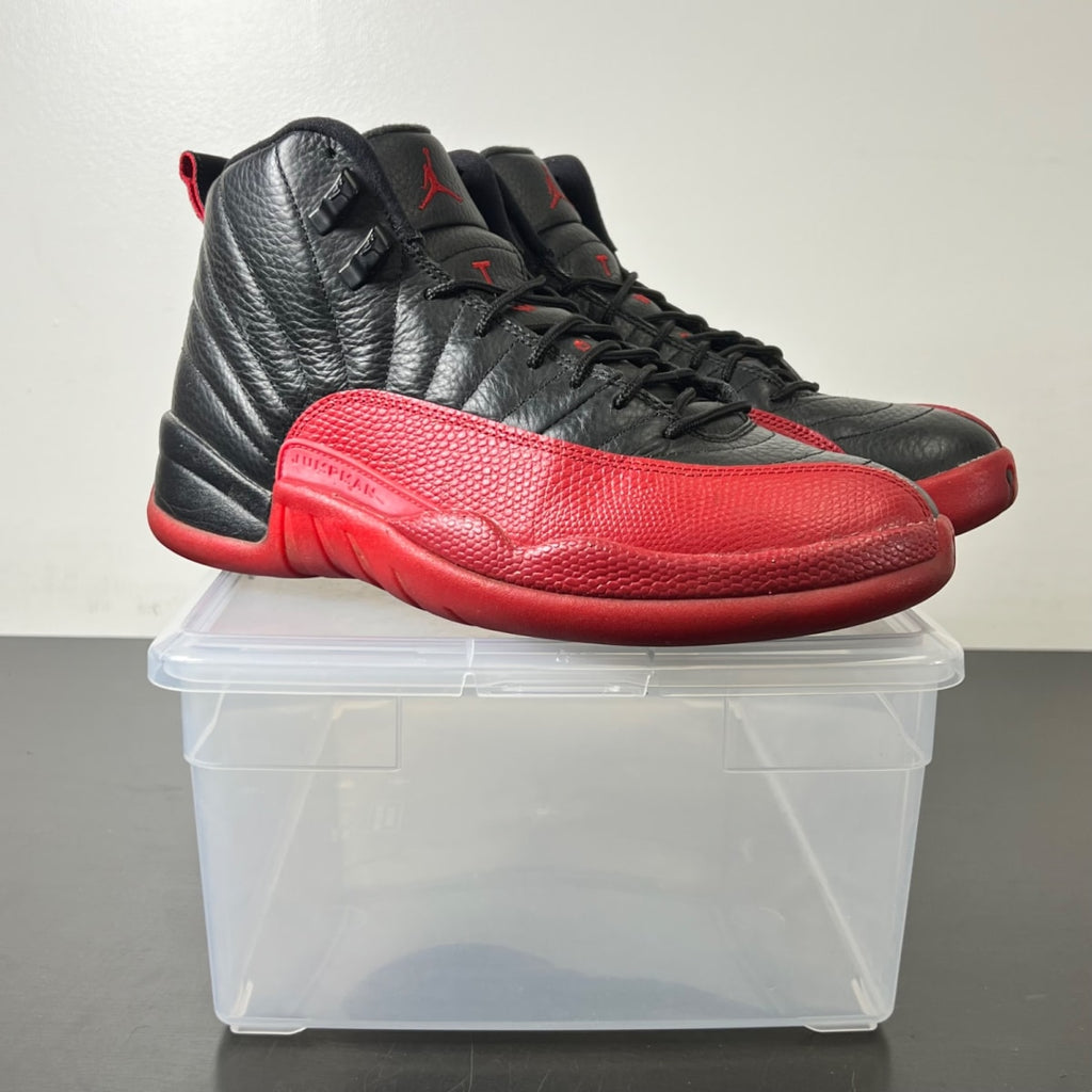 Jordan 12 Retro Flu Game (2016) 9 (Moderately Worn Pre-Owned)JordanBlack/Varsity Red - Image 1