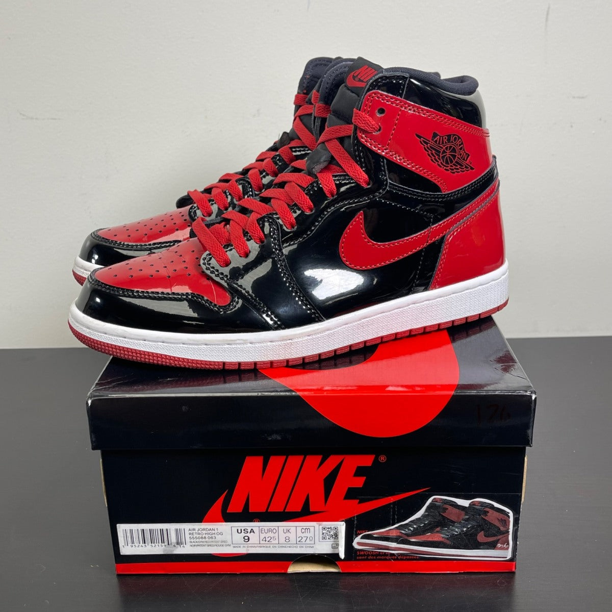Jordan 1 Retro High OG Patent Bred 9 (Moderately Worn Pre-Owned)JordanBlack/White-Varsity Red - Image 4