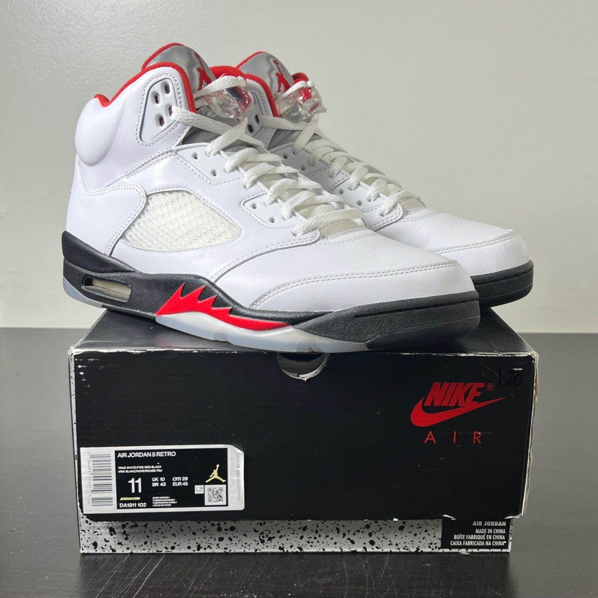 Jordan 5 Retro Fire Red Silver Tongue (2020) 11 (Lightly Worn Pre-Owned)JordanWhite/Black-Metallic Silver-Fire Red - Image 1