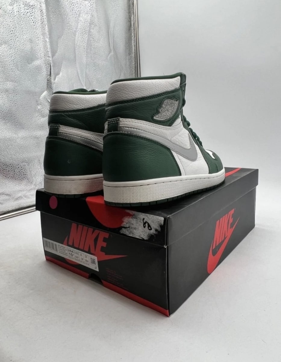 Jordan 1 Retro High OG Gorge Green 10.5 (Heavily Worn Pre-Owned)JordanGorge Green/Metallic Silver/White - Image 4