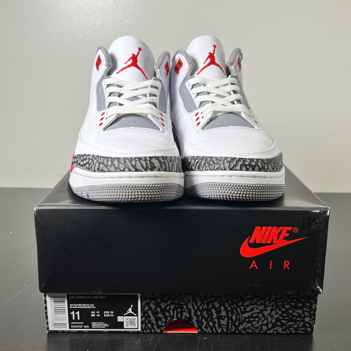 Jordan 3 Retro Fire Red (2022) 11 (Moderately Worn Pre-Owned)JordanWhite/Fire Red/Cement Grey/Black - Image 2