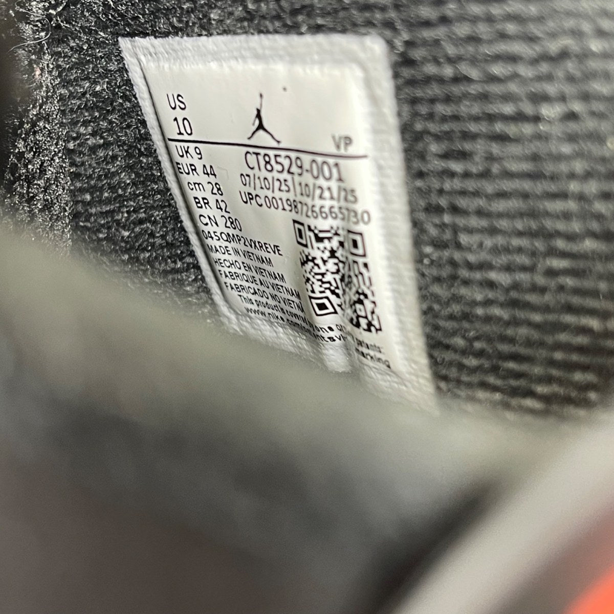 Jordan 6 Retro Infrared Salesman 10 (Moderately Worn Pre-Owned)JordanBlack/Infrared - Image 6