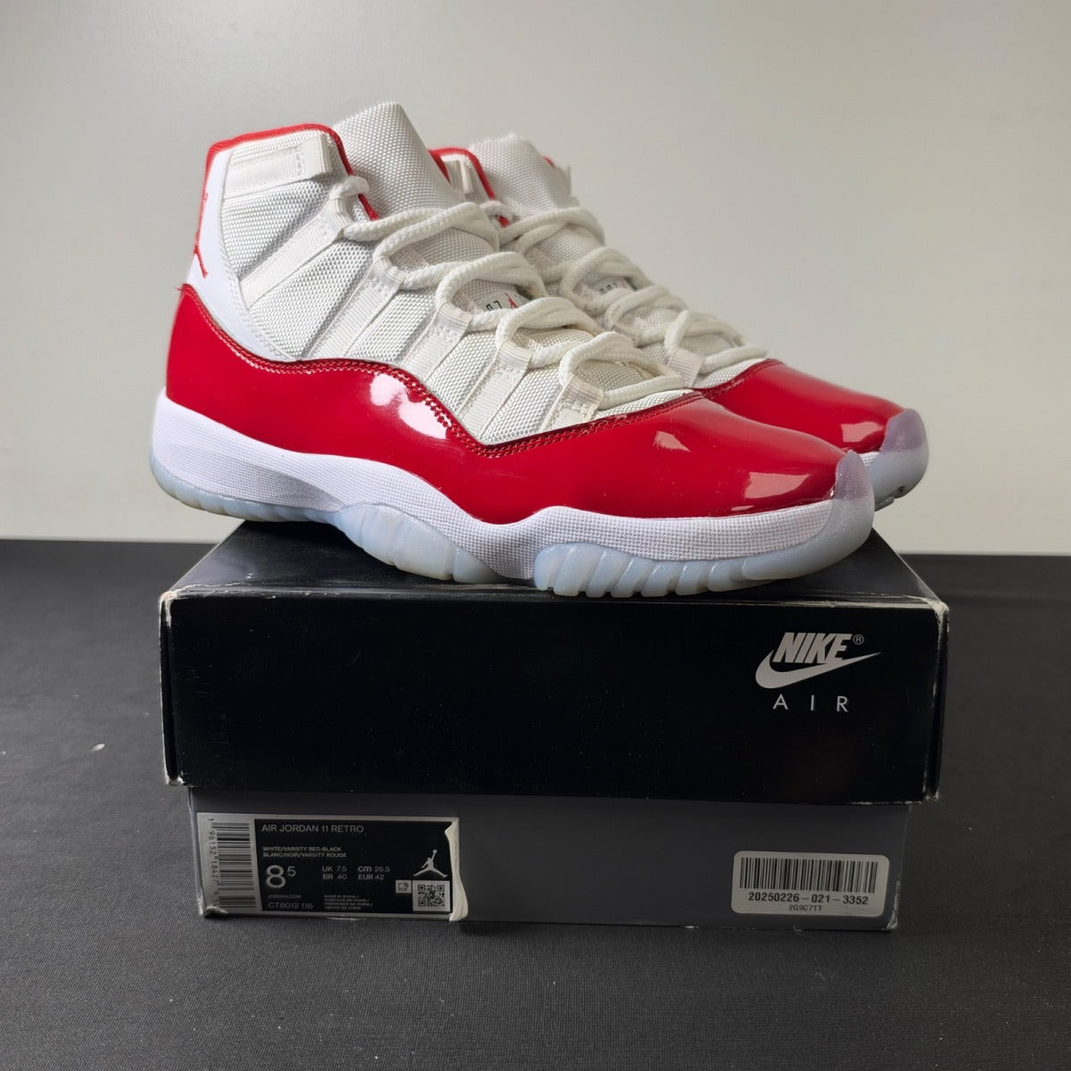 Jordan 11 Retro Cherry (2022) (Size 8.5) - aux