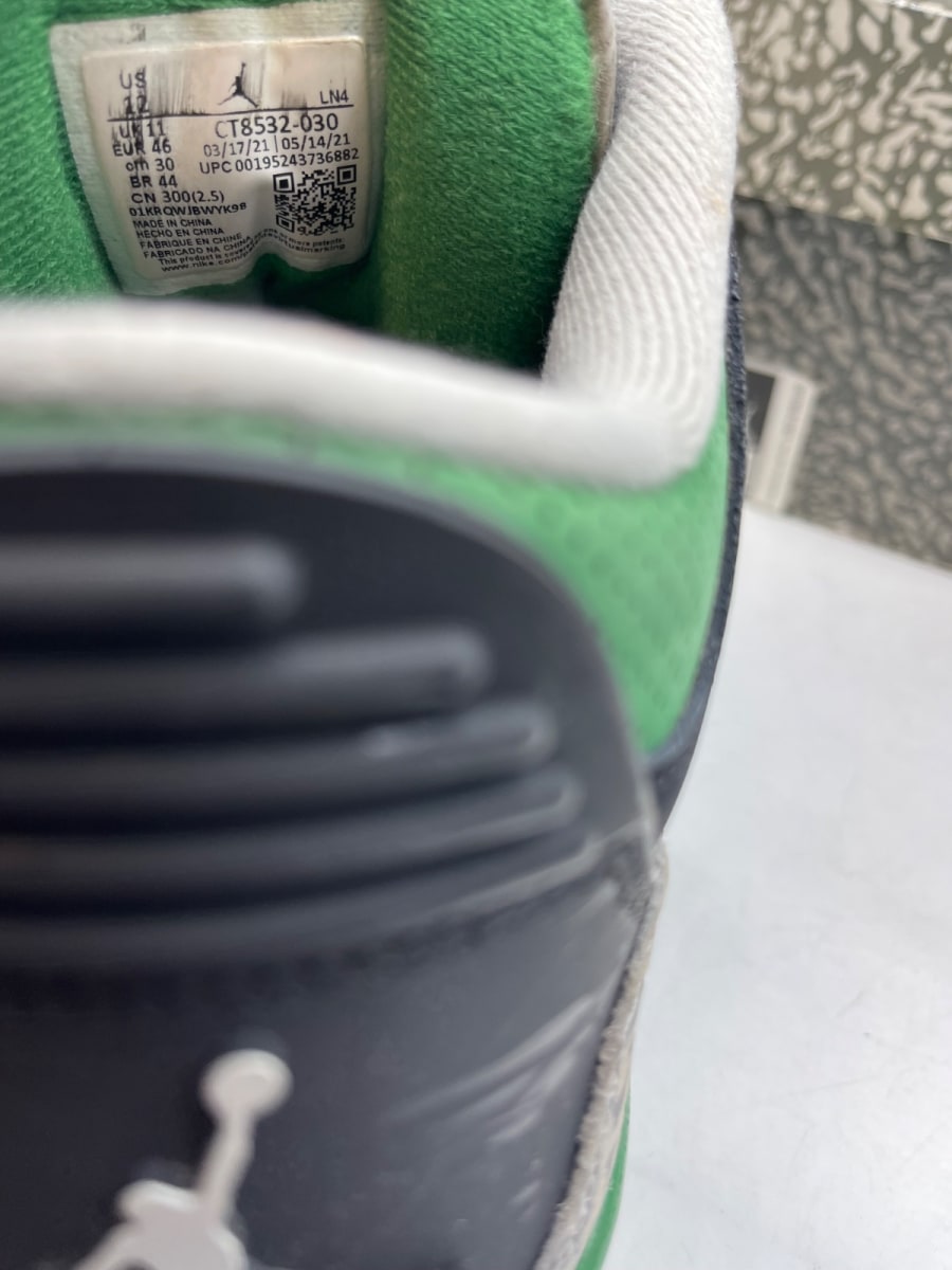 Jordan 3 Retro Pine Green 12 (Moderately Worn Pre-Owned)JordanBlack/Silver/White/Pine Green - Image 8
