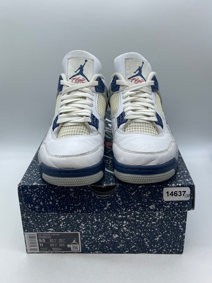 Jordan 4 Retro Midnight Navy 9.5 (Moderately Worn Pre-Owned)JordanWhite/Midnight Navy/Light Smoke Grey-Fire Red - Image 2