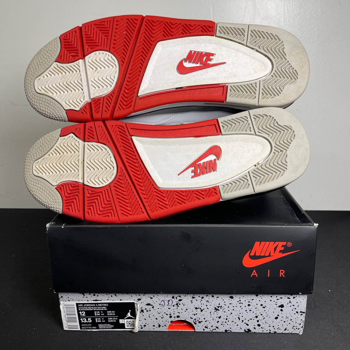 Jordan 4 Retro Fire Red (2020) (Size 12) - aux