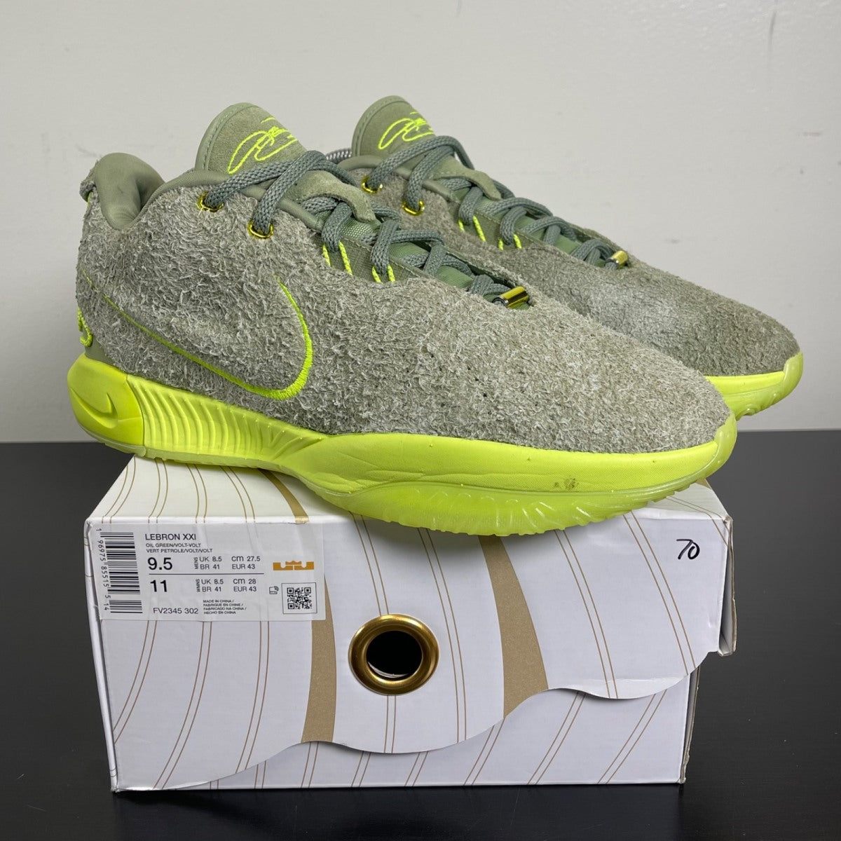 Nike LeBron 21 'Algae' 9.5 (Moderately Worn Pre-Owned)Nike - Image 1