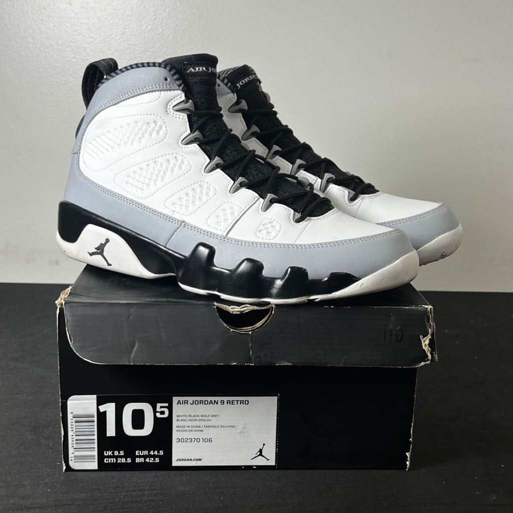 Jordan 9 Retro Barons 10.5 (Lightly Worn Pre-Owned)JordanWhite/Black-Wolf Grey - Image 1