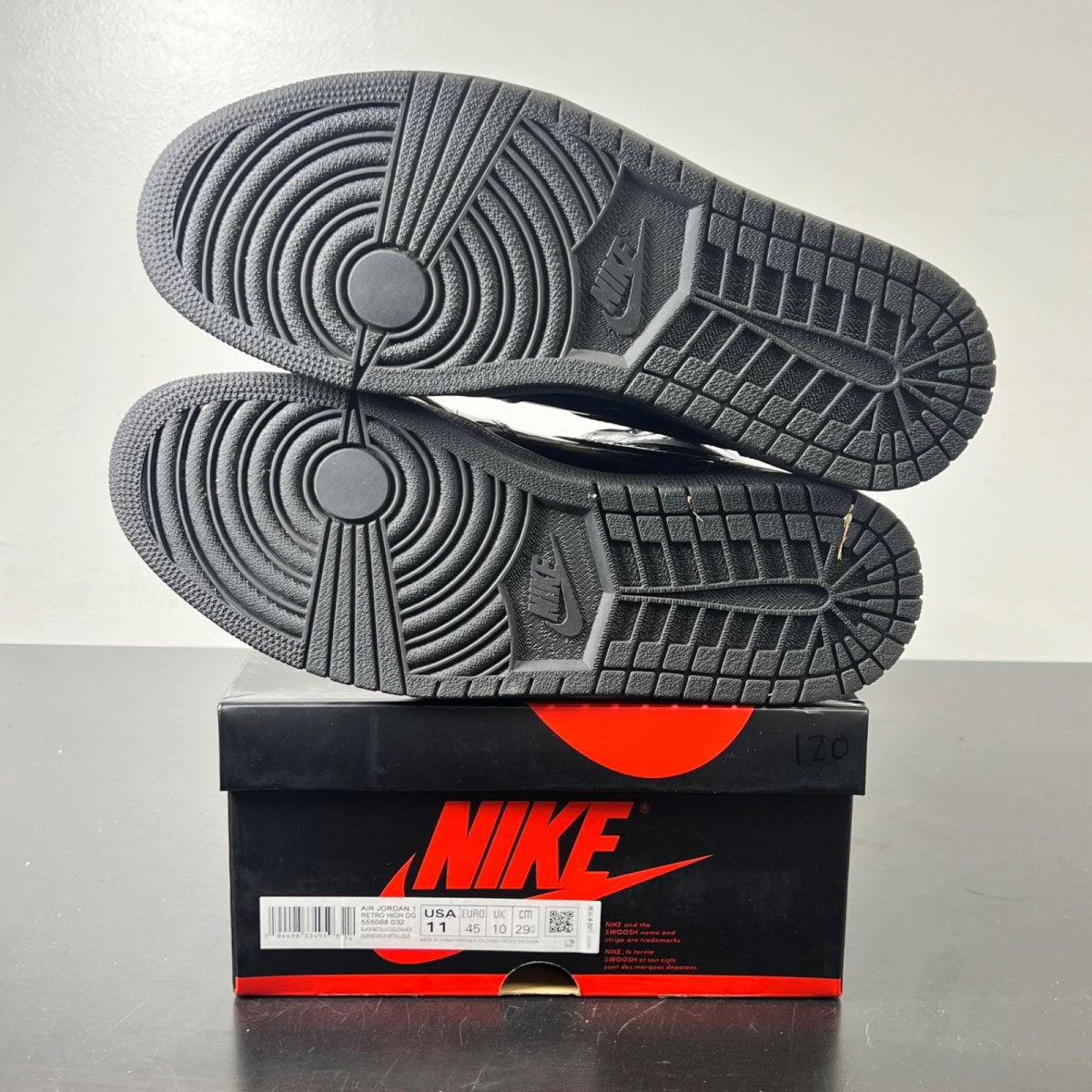 Jordan 1 Retro High Black Metallic Gold (2020) 11 (Lightly Worn Pre-Owned)JordanBlack/Black-Metallic Gold - Image 6