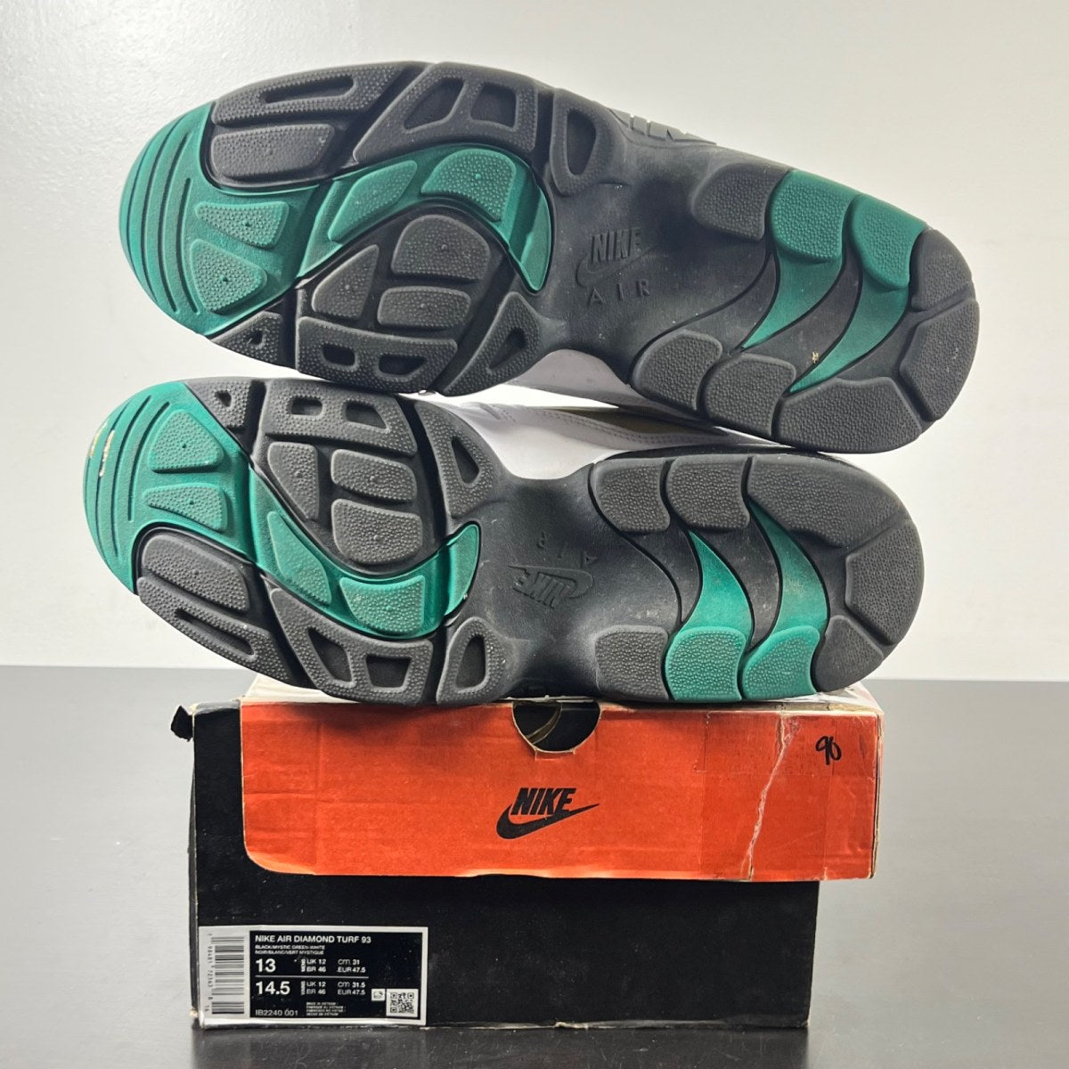 Nike Air Diamond Turf Emerald 13 (Moderately Worn Pre-Owned)NikeBlack/Mystic Green-White-Golden Tussah - Image 6