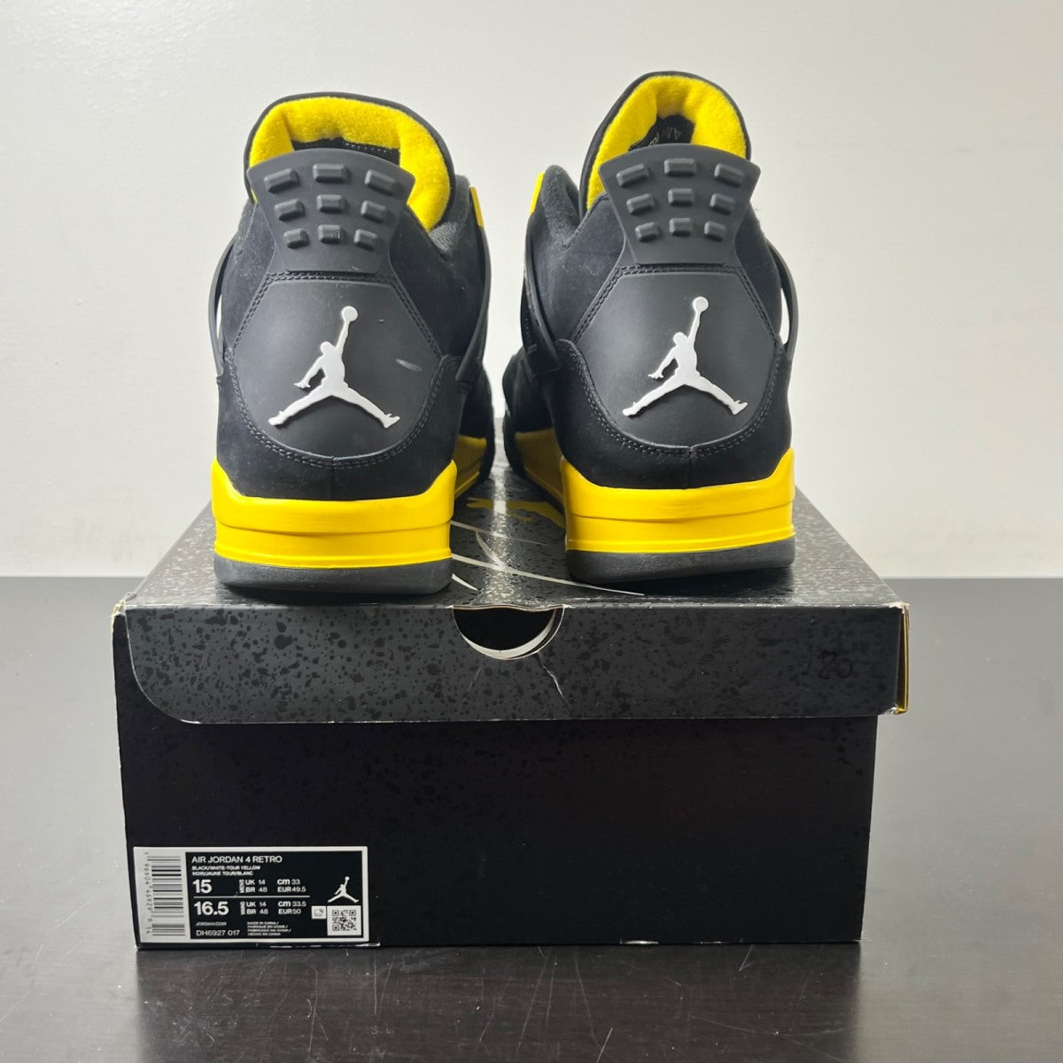 Jordan 4 Retro Thunder (2023) 15 (Lightly Worn Pre-Owned)JordanBlack/Tour Yellow - Image 4