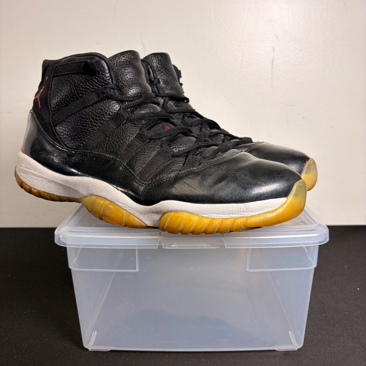 Jordan 11 Retro 72-10 (Size 13) - aux