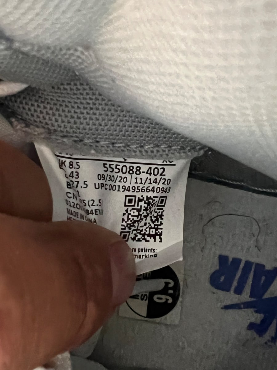 Jordan 1 Retro High OG Hyper Royal 9.5 (Lightly Worn Pre-Owned) - Image 9