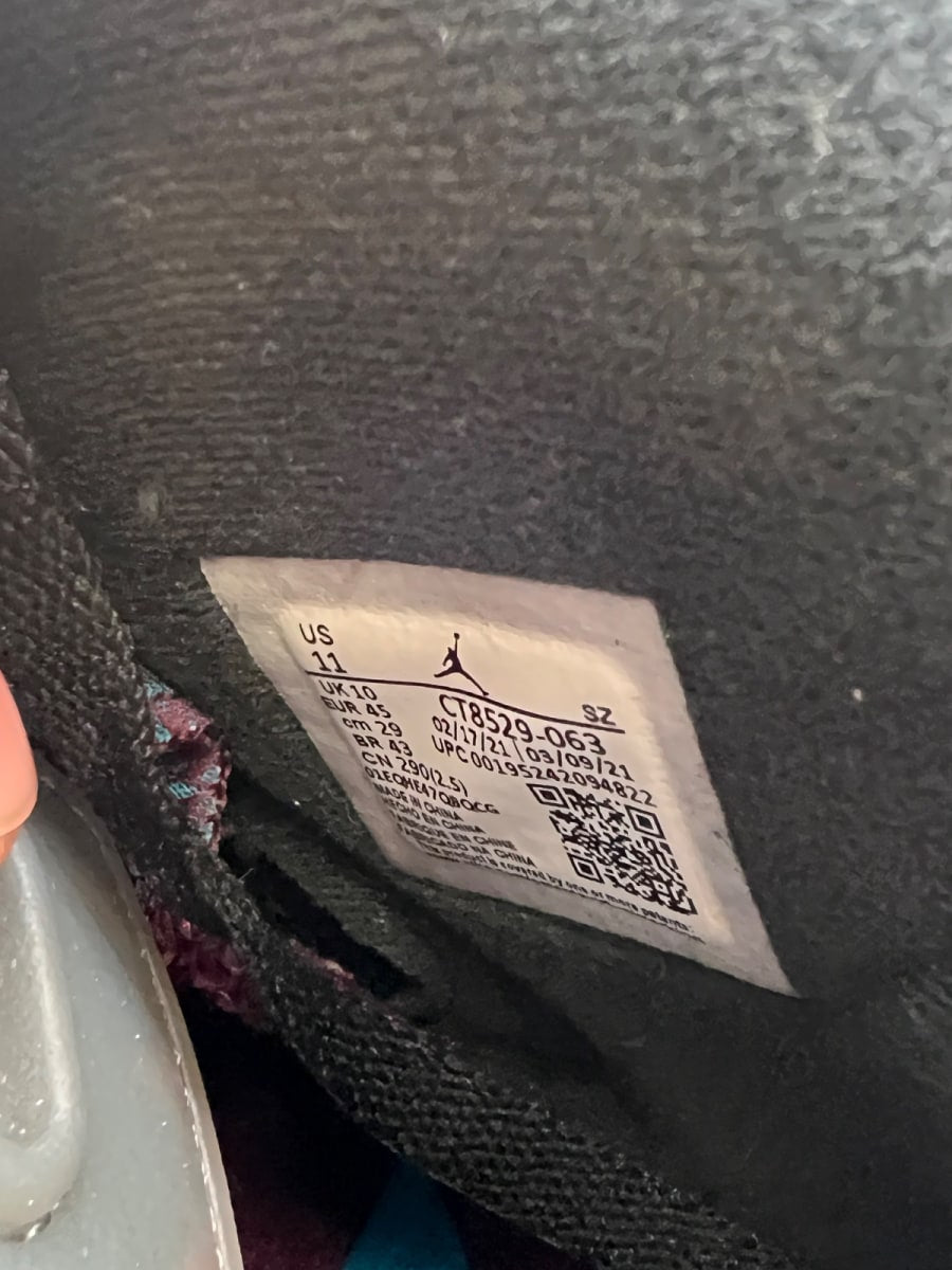 Jordan 6 Retro Bordeaux 11 (Lightly Worn Pre-Owned)JordanBlack/Light Graphite-Dark Grey-Bordeaux - Image 14