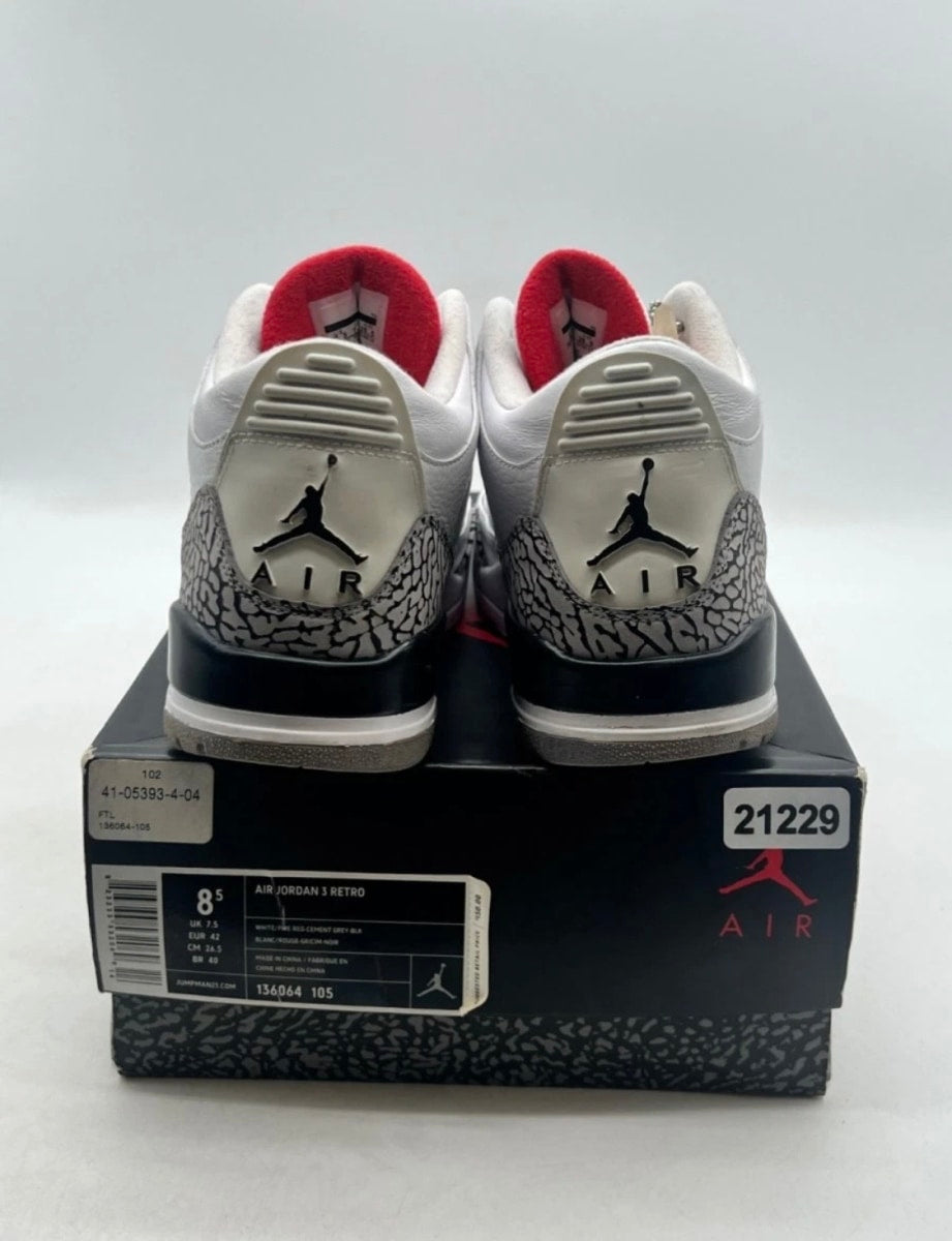 Jordan 3 Retro White Cement (2011) 8.5 (Moderately Worn Pre-Owned)JordanWhite/Cement Grey-Fire Red - Image 3