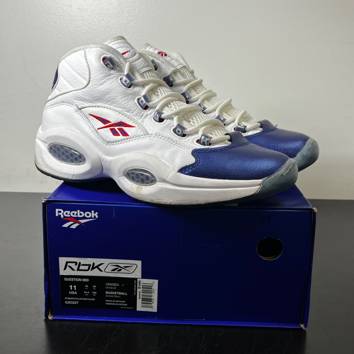 Reebok Question Mid 'Blue Toe' 2022 11 (Moderately Worn Pre-Owned)Reebok - Image 1