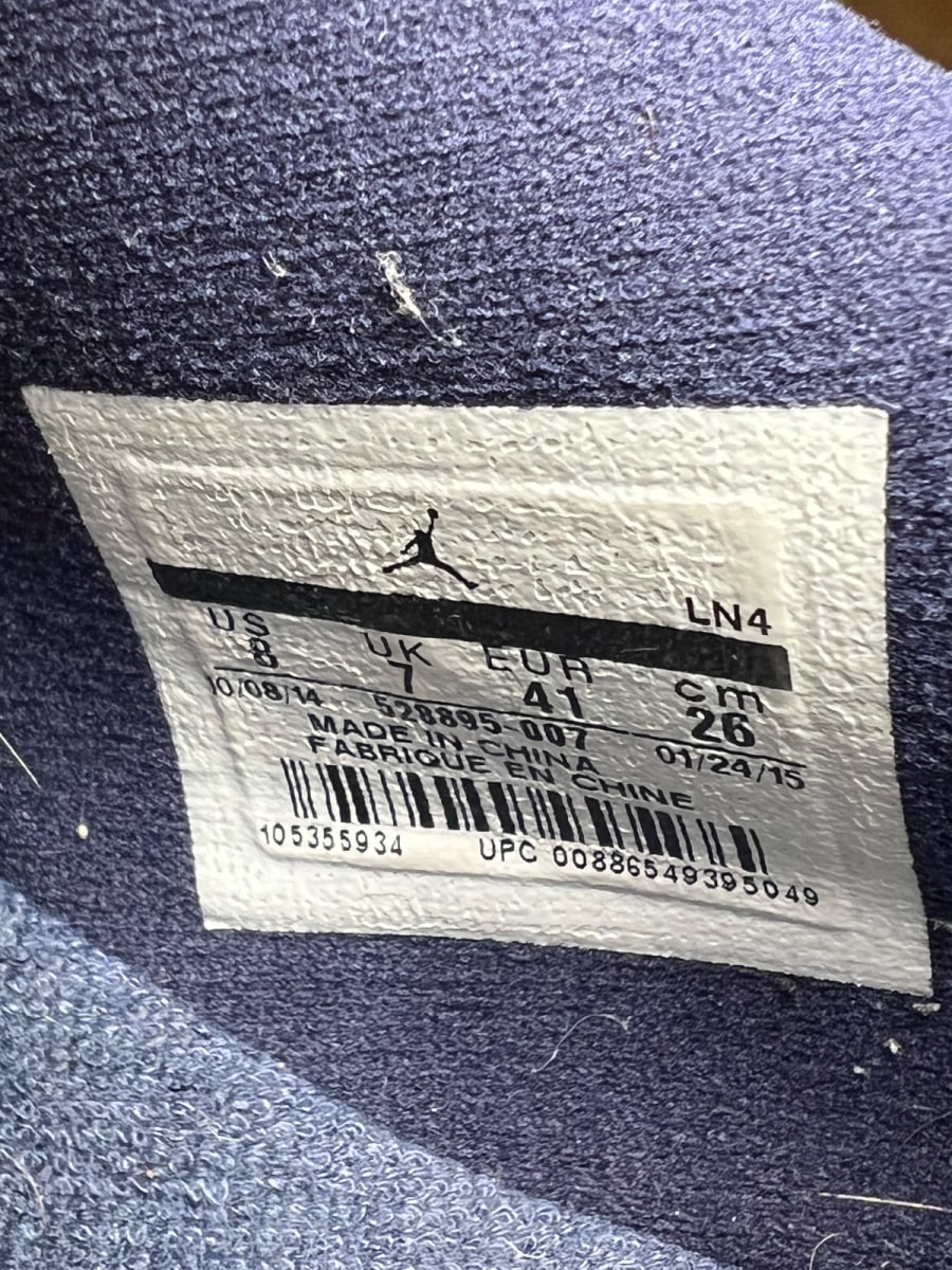 Jordan 11 Retro Low Georgetown 8 (Heavily Worn Pre-Owned) - Image 8