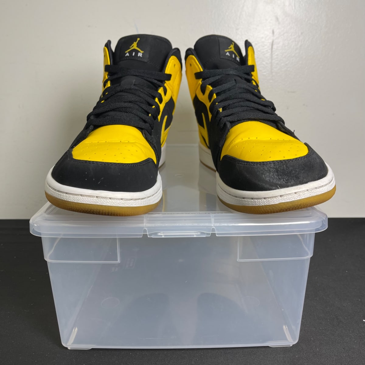 Jordan 1 Retro Mid New Love (2017) (Size 12) - aux