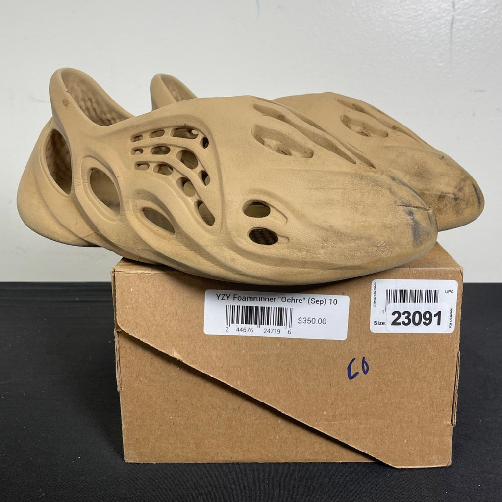 adidas Yeezy Foam RNNR Ochre 10 (Moderately Worn Pre-Owned)adidasOchre/Ochre/Ochre - Image 1