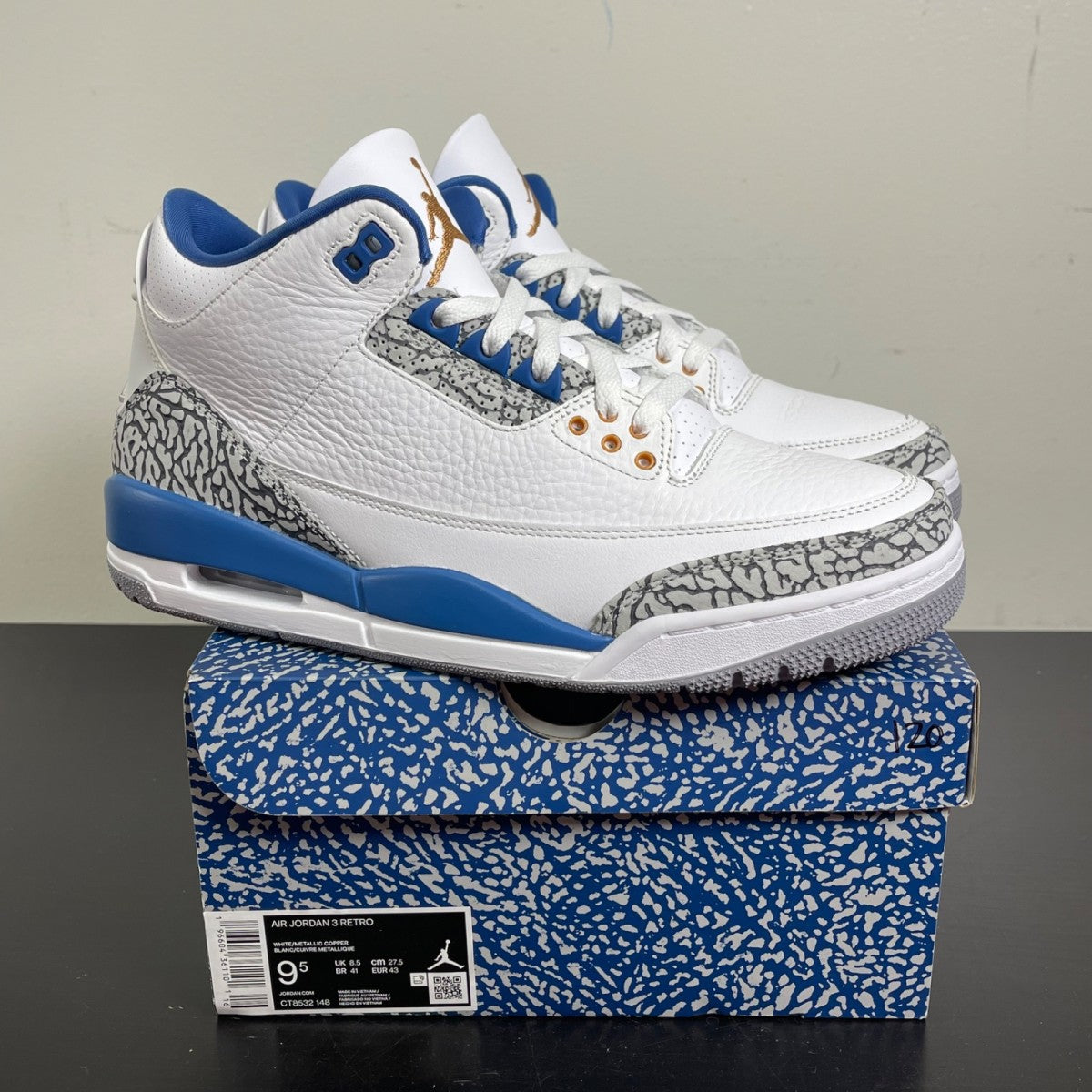 Jordan 3 Retro Wizards 9.5 (Moderately Worn Pre-Owned)JordanWhite/True Blue/Metallic Copper/Cement Grey - Image 1