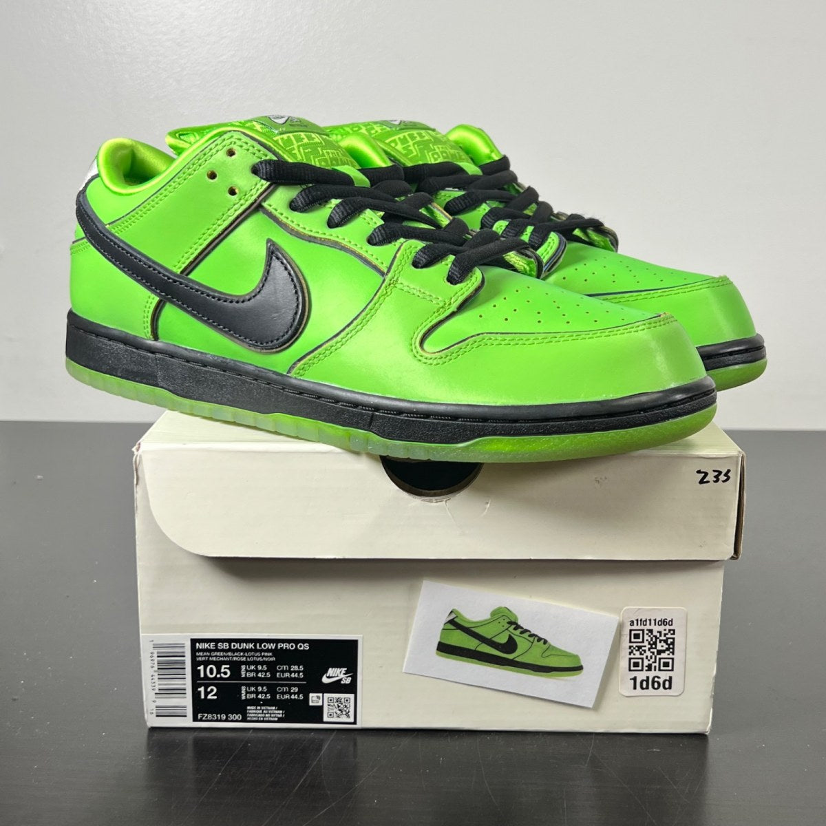 Nike SB Dunk Low The Powerpuff Girls Buttercup 10.5 (Lightly Worn Pre-Owned)NikeMean Green/Black/Lotus Pink - Image 1