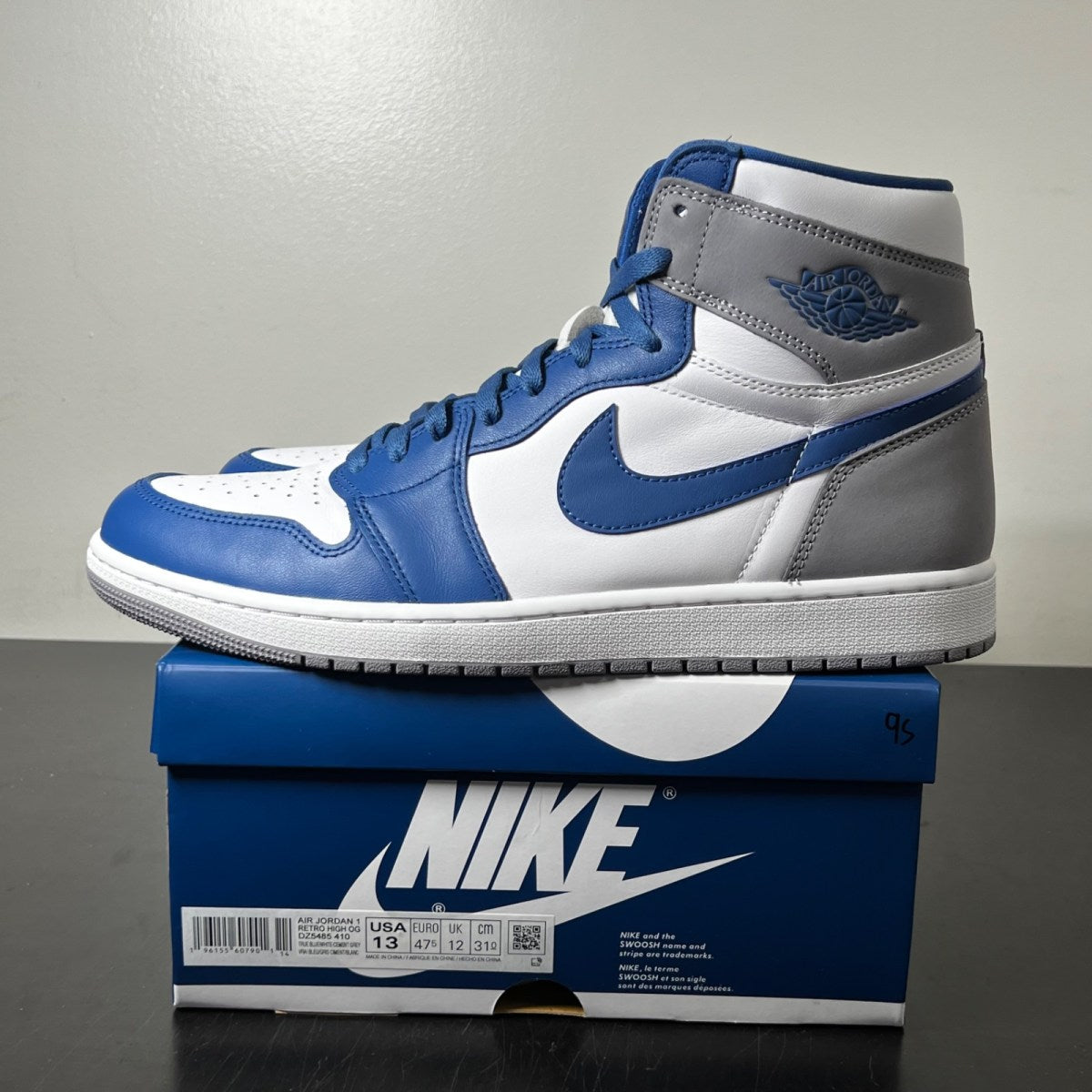 Jordan 1 Retro High OG True Blue 13 (Lightly Worn Pre-Owned)JordanTrue Blue/White/Cement Grey - Image 3