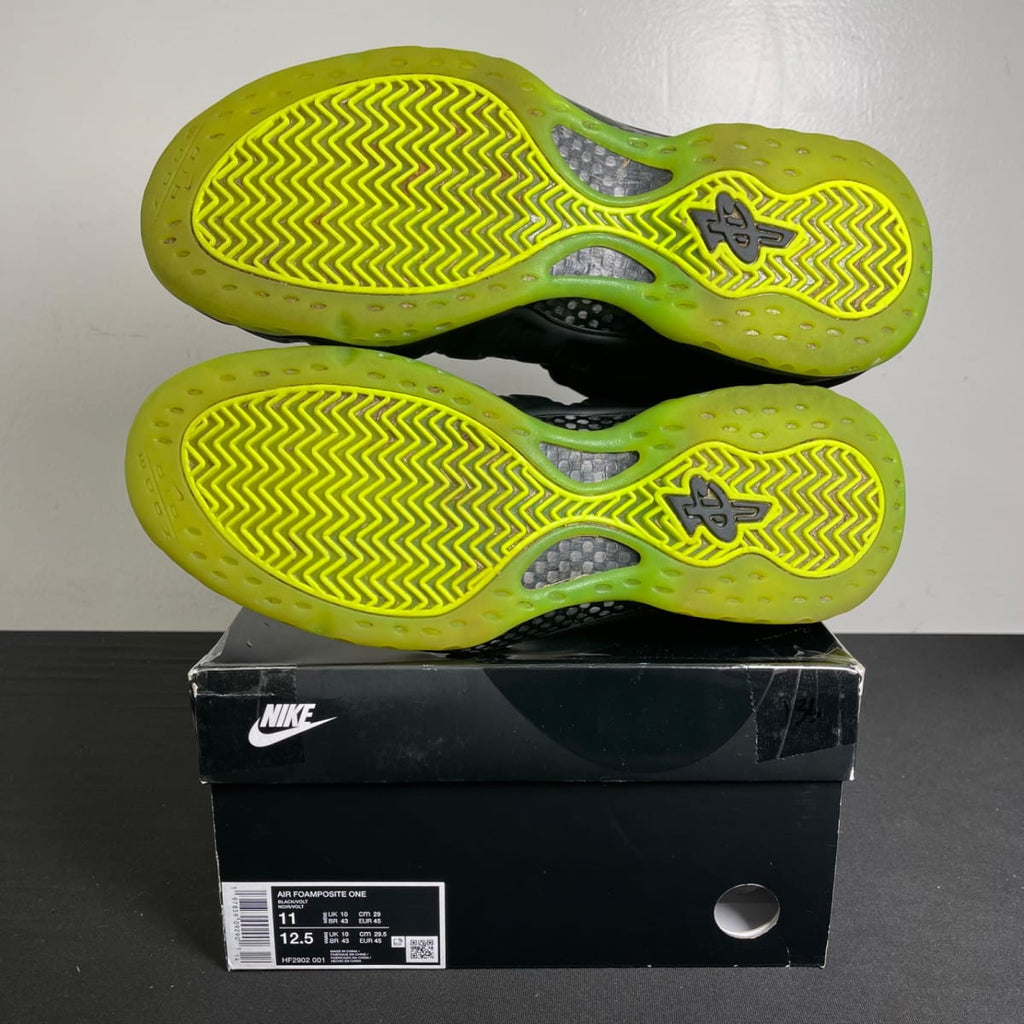Nike Air Foamposite One Black Volt (Size 11) - aux