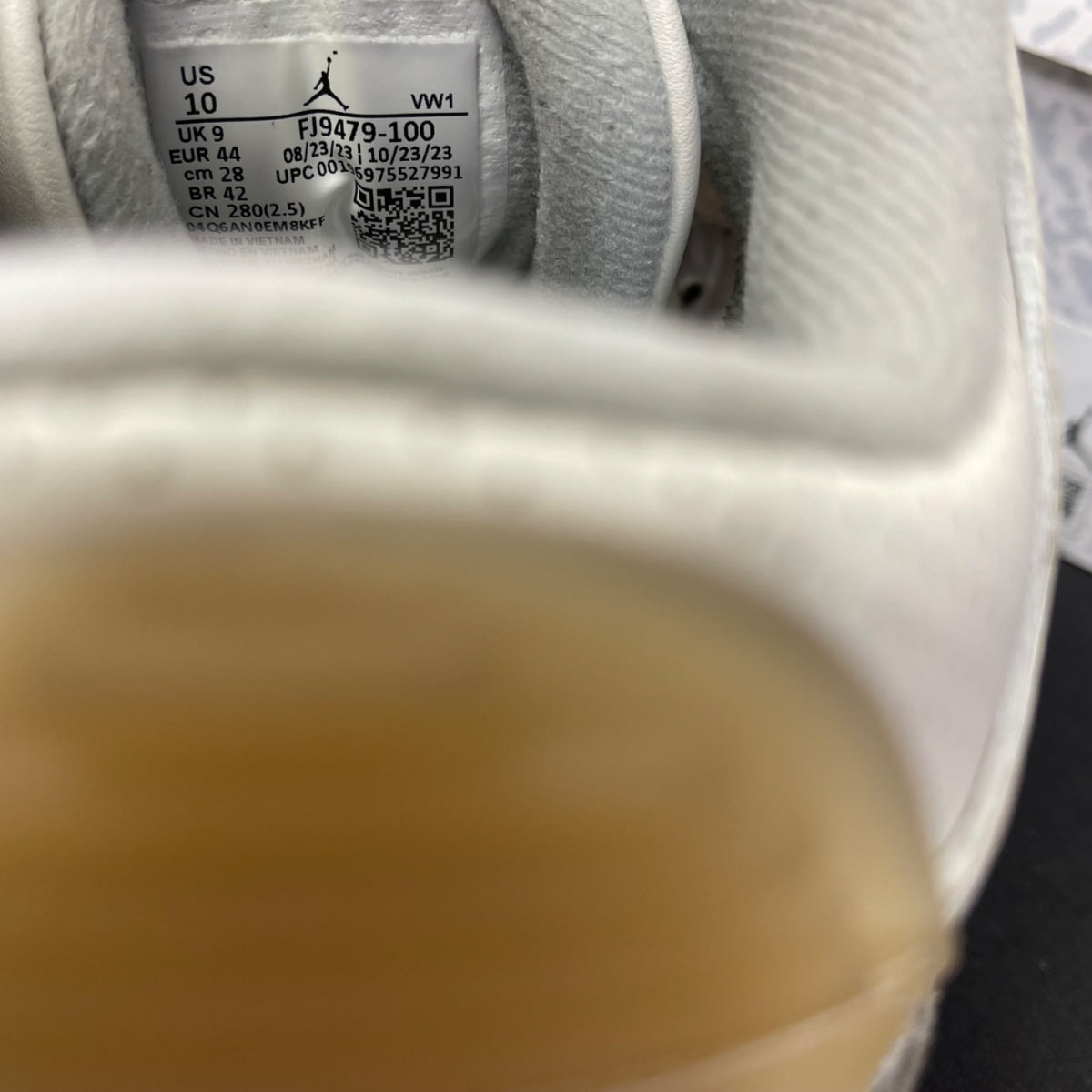 Jordan 3 Retro Craft Ivory 10 (Moderately Worn Pre-Owned)JordanIvory/Grey Mist/Cream - Image 6